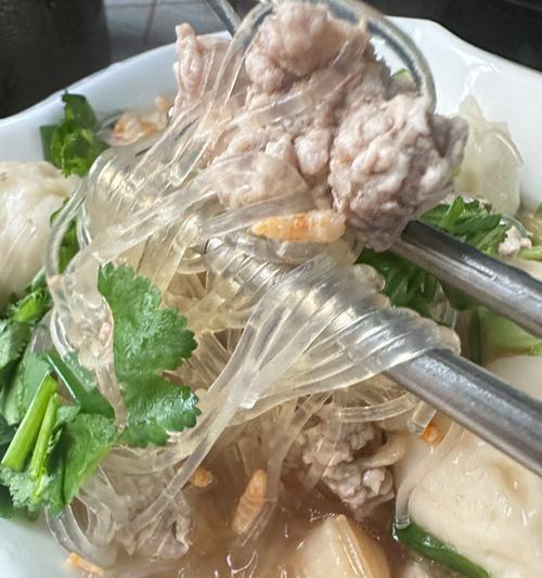 粤式白菜虾米粉丝煲的制作方法（传统粤菜美食——白菜虾米粉丝煲的烹饪技巧）-第2张图片-美味行家
