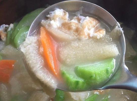 清炖竹荪蛋汤的做法（滋补养颜，营养丰富的家常汤菜）-第3张图片-美味行家