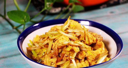 蒜黄炒油菜——清爽又营养的素菜佳选（学会这道家常菜，轻松做出口感鲜美的油菜）-第1张图片-美味行家