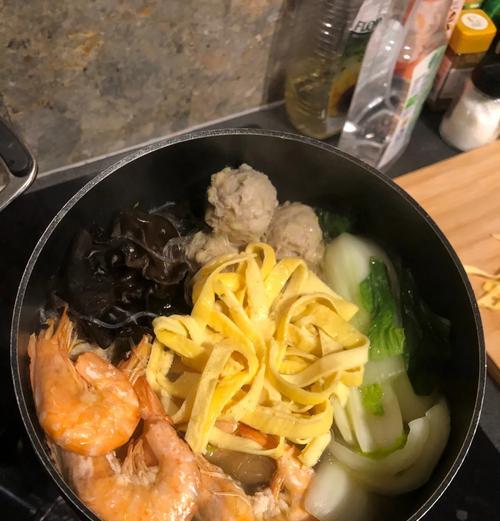 一碗暖心满满的生汆丸子三鲜汤（传统美食，老少皆宜/家常味道，营养丰富/无需等待，简单易做）-第3张图片-美味行家
