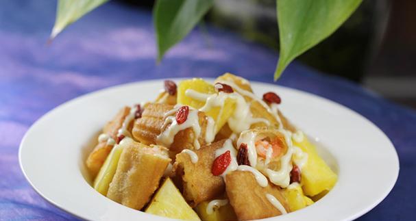 清爽美味，健康又营养——以鲜果油条虾的做法（一道美食，尽显美好滋味；健康又营养，幸福你我身心。）-第1张图片-美味行家