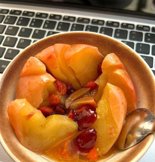 如何制作美味的蒸苹果泥（健康易制作，更适合婴幼儿食用）-第1张图片-美味行家