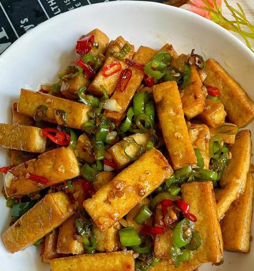 美味香菇酱炒豆腐的制作方法（用新鲜香菇和细嫩豆腐打造的美味佳肴）-第3张图片-美味行家
