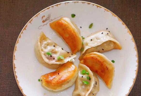美味煎饺享不停（用虾滑玫瑰花为煎饺加分）-第3张图片-美味行家