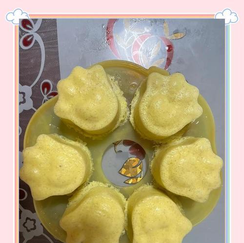 香蕉冰激凌的制作方法（用新鲜香蕉和奶油打造口感细腻的冰激凌）-第1张图片-美味行家