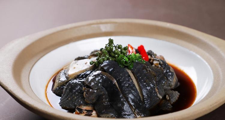 云南特色菜的做法（探寻云南餐桌的美食文化）-第3张图片-美味行家