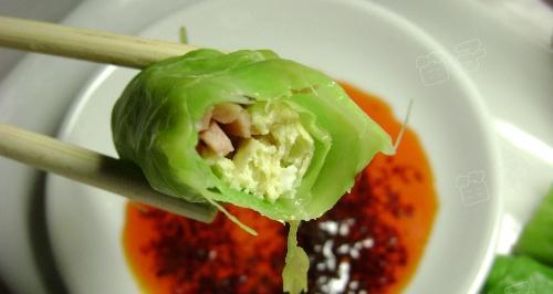 双丝包菜卷，美味健康的素食佳肴（用双丝包菜制作的素卷，轻松享受健康美食）-第2张图片-美味行家