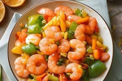 用十八般调味品，做出色香味俱佳的以什锦虾仁（传统口感，现代方法，让你爱上这款美食！）-第3张图片-美味行家