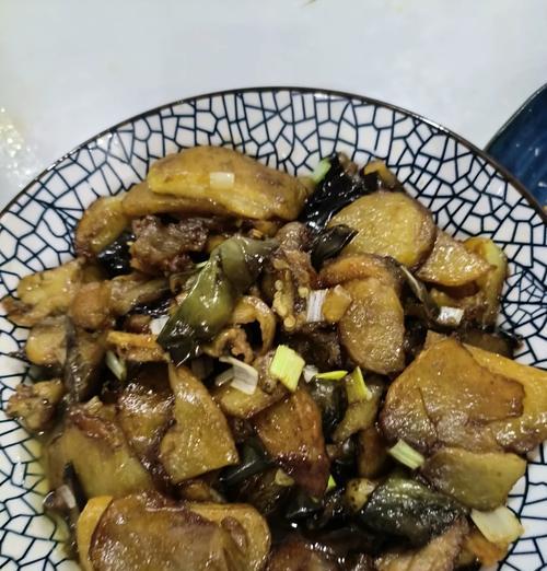 香菇炒圆椒，清爽美味享受（健康美食，营养丰富）-第2张图片-美味行家