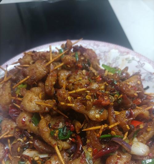 微波炉版牙签肉，极简又美味（快速制作，咸甜口感，鲜香多汁）-第3张图片-美味行家