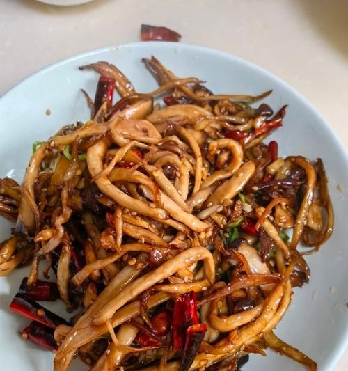手撕杏鲍菇的美味做法（以鲜椒为调料，简单又美味的家常菜）-第3张图片-美味行家
