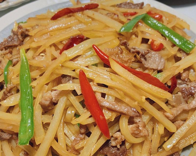 蒜香凉拌土豆丝（美味简单易做，家常凉菜首选！）-第1张图片-美味行家