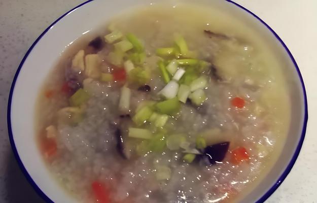 小米鸡肉蔬菜粥的制作方法（营养丰富又美味，家庭健康必备！）-第1张图片-美味行家