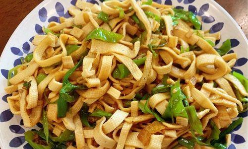美味肉丝炒豆腐丝（教你一道好吃又健康的家常菜）-第2张图片-美味行家