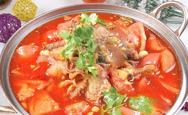 舌尖上的滋味——以西红杮炖牛腩的制作方法（一道养生美食，教你简单做出色香味俱佳的炖牛腩）-第1张图片-美味行家