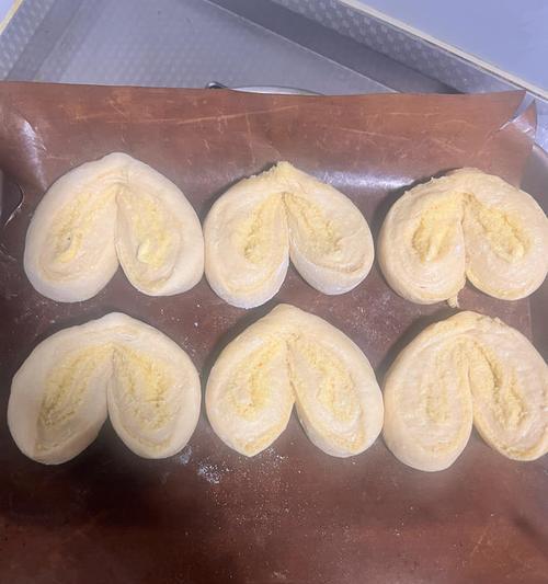 自制果酱土司面包，轻松享受健康早餐（利用果酱制作美味土司面包，让你的早餐更加精彩）-第1张图片-美味行家