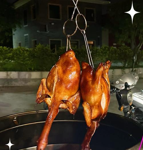 如何用土豆烧出美味鸡肉（以土豆烧鸡的做法为例，教你简单实用的烧鸡方法）-第1张图片-美味行家