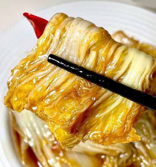鱿鱼烧白菜的做法（简单易学的美味佳肴，教你如何用白菜和鱿鱼做出口感极佳的烧菜）-第2张图片-美味行家