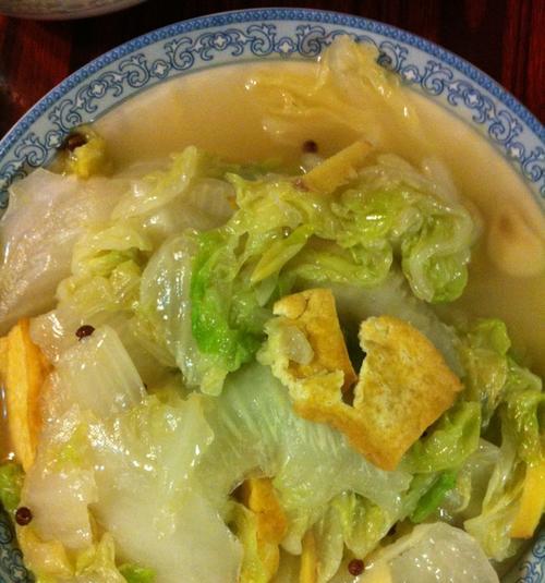 鱿鱼烧白菜的做法（简单易学的美味佳肴，教你如何用白菜和鱿鱼做出口感极佳的烧菜）-第3张图片-美味行家