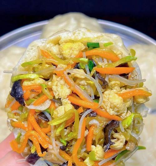做最美味的以西葫芦鸡蛋素馅包子（尝鲜必备，营养丰富，一键DIY，秘诀揭秘）-第2张图片-美味行家