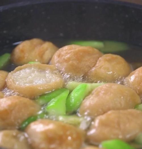 做法详解（美味又健康的佳肴，丝瓜炒面筋，让你欲罢不能）-第3张图片-美味行家