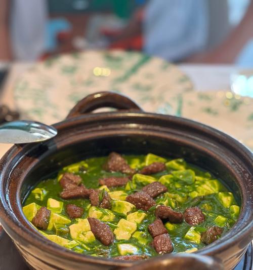 用竹笋制作美味饭菜的精髓（享受竹笋饭的独特滋味——竹笋，自然的美食）-第3张图片-美味行家