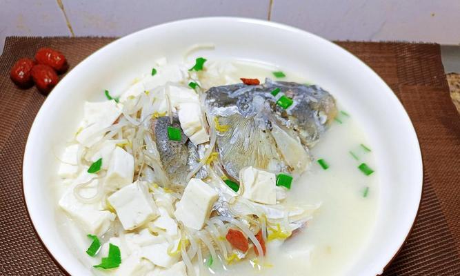 清热解暑的丝瓜豆腐鱼头汤（夏日美食，舒爽一夏）-第2张图片-美味行家