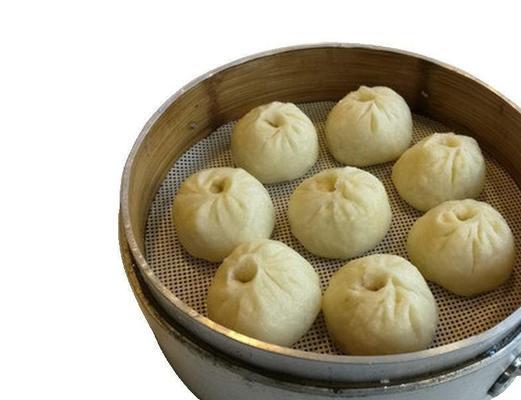香菇酱肉小笼包制作全攻略（以家庭厨房为基础，学会用简单的食材做出颜值与口感俱佳的小笼包）-第3张图片-美味行家