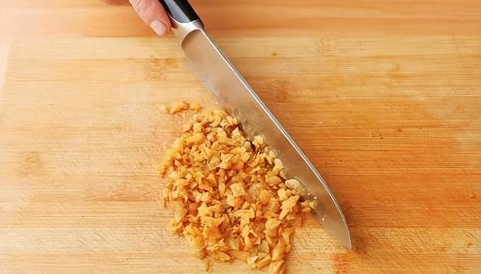 以榨菜肉末蒸豆腐，美味营养又简单（15个步骤轻松上手，让你做出家庭美食）-第2张图片-美味行家