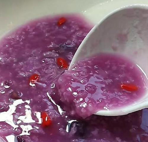 一碗营养满满的紫薯大米粥（从选料到煮制，做出健康美味的秘诀！）-第1张图片-美味行家
