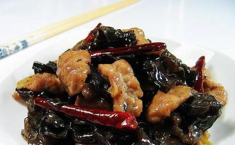 美味健康的甜椒木耳炒肉片食谱-第3张图片-美味行家