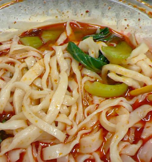 用土豆制作美味臊子面（快速简单的土豆臊子面做法，教你做一份美味可口的臊子面）-第1张图片-美味行家