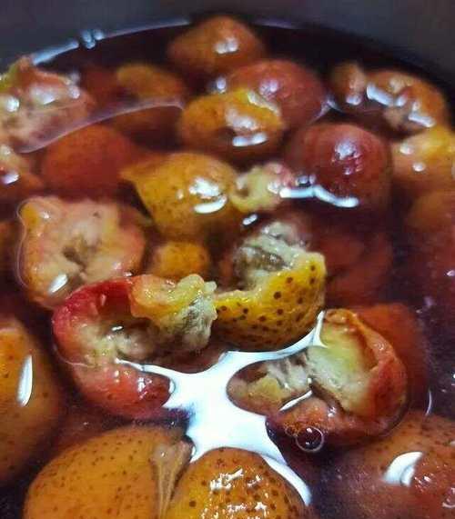 美味营养的山楂橘子糖水（让你健康又滋补的饮品）-第3张图片-美味行家