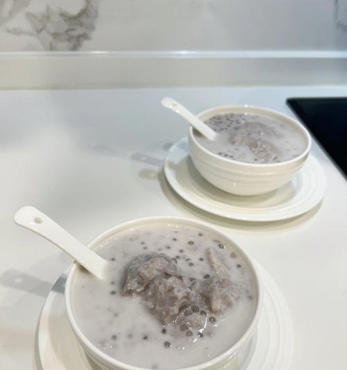 椰汁香芋西米露的制作方法（美味清凉的夏日甜品）-第1张图片-美味行家
