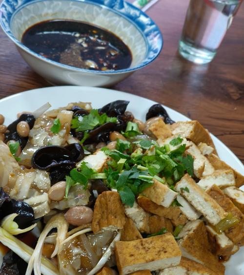 家常美食——汤嘴豆腐（学会如何制作又香又嫩的汤嘴豆腐）-第1张图片-美味行家