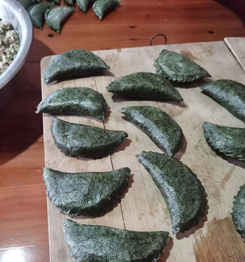 网红清明粿的制作方法（用家庭厨房轻松制作美味清明粿）-第2张图片-美味行家