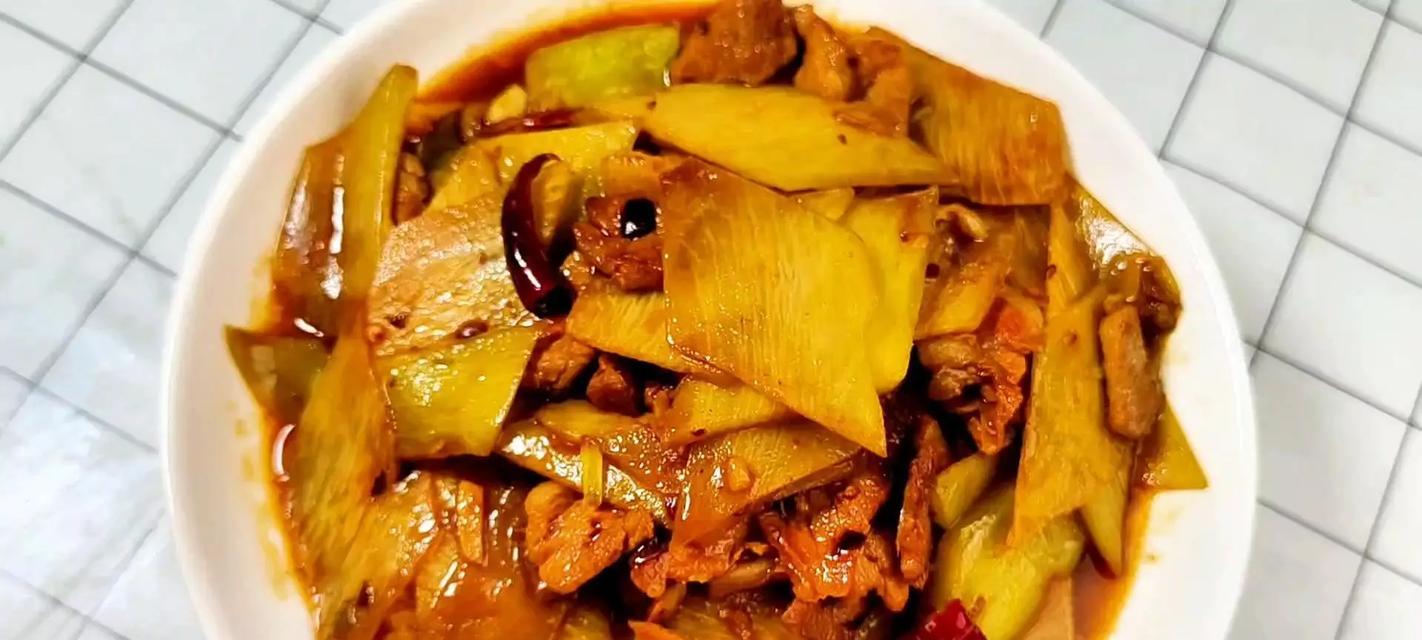 热辣爆炒烧肉甘蓝菜（家常小炒必备，辣味十足）-第1张图片-美味行家
