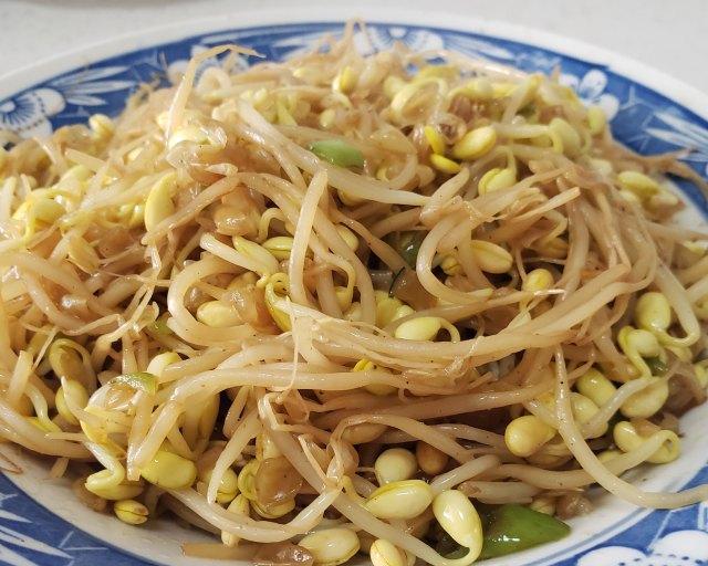 清炒黄豆芽，简单好吃的素菜（家常小炒，营养美味的素菜菜谱）-第2张图片-美味行家