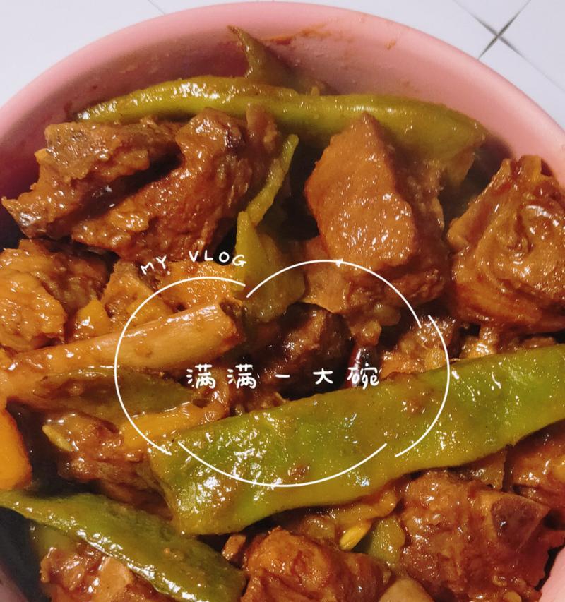 特制排骨炖豆角土豆的家常美味（用家常土豆和排骨搭配，简单快捷地做出一道美味的菜肴）-第3张图片-美味行家