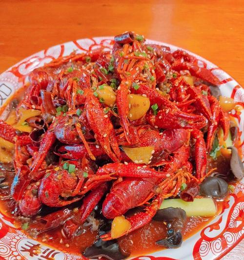 香辣小龙虾川味制作秘籍（一场火辣辣的口味盛宴）-第1张图片-美味行家