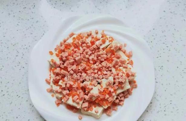午餐肉蒸豆腐，美味又简单（以午餐肉为灵感，做出健康美味的家常菜）-第2张图片-美味行家