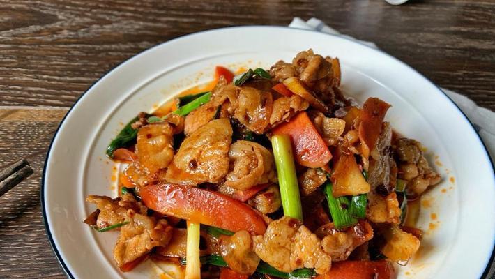 白萝卜小炒肉，营养美味又简单（手把手教你做最地道的白萝卜小炒肉）-第3张图片-美味行家