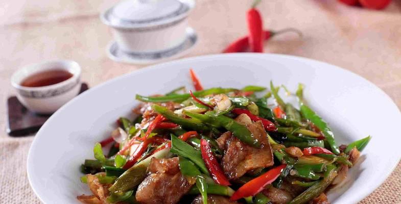 白萝卜小炒肉，营养美味又简单（手把手教你做最地道的白萝卜小炒肉）-第2张图片-美味行家