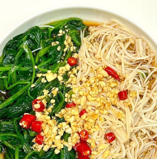 邂河蟹逅金针菇大放异彩（怎样搭配才能更好的呈现美食魅力？）-第2张图片-美味行家
