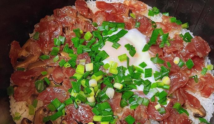用素腊味做煲仔饭（采用传统工艺，味道鲜美可口）-第3张图片-美味行家