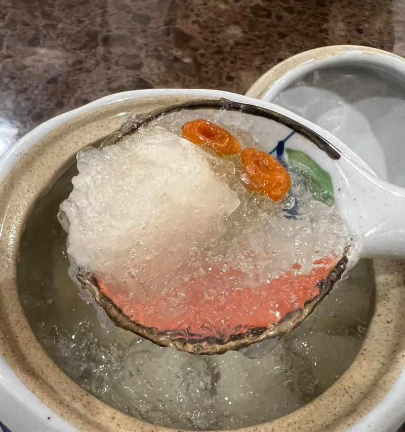 美味燕窝炖冰糖的制作方法（让你轻松做出口感细腻的燕窝甜品）-第2张图片-美味行家