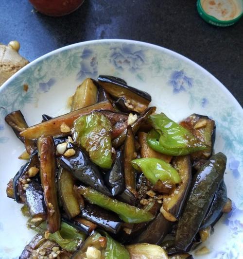 美味烧虎皮茄子的制作方法（口感鲜美的秘诀与步骤）-第1张图片-美味行家