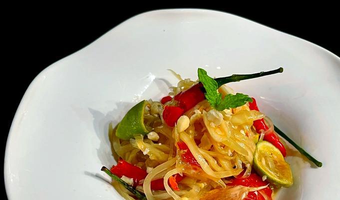 以酸豆生果青木瓜为主料的特色菜肴制作（挑战味蕾，品尝健康餐点）-第1张图片-美味行家