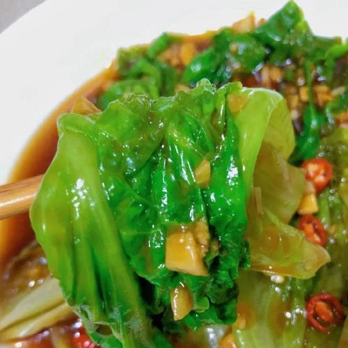 健康美味，鲍汁蒜蓉生菜的制作方法！（美食佳肴，让你爱上健康饮食！）-第2张图片-美味行家