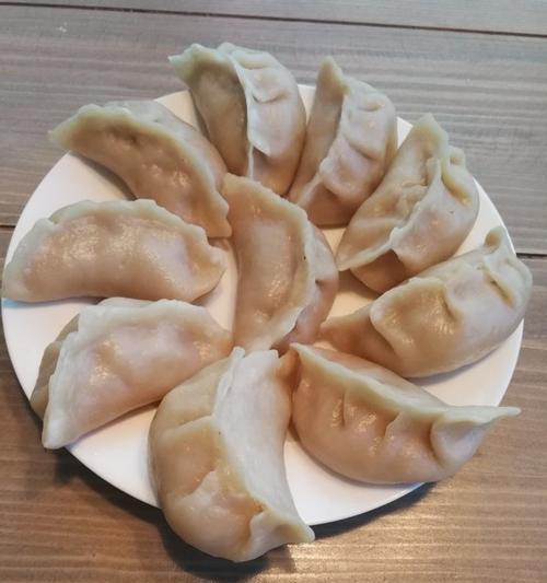用蒸菜烫面制作美味蒸饺（用蒸菜烫面，让饺子更香更美味）-第1张图片-美味行家